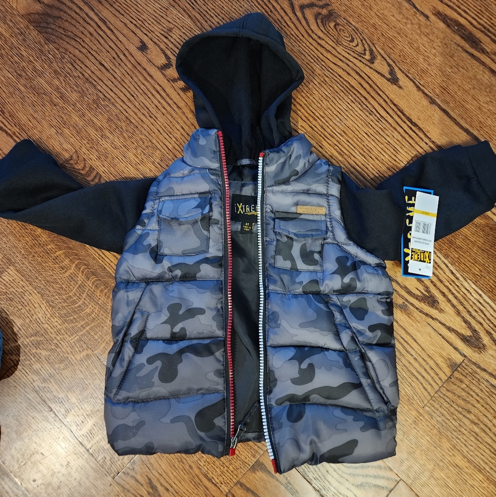 Puffer black camouflage 2t bnwt